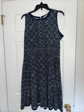 Michael Kors Navy and Light Blue Sleeveless Midi Dress #boho #weddingguestdress